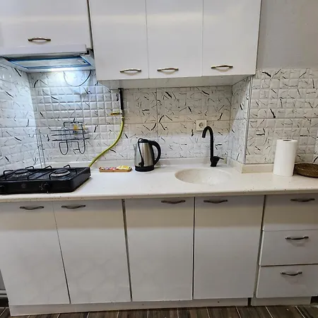 Apartment Q 8 *