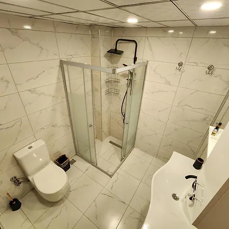 Apartment Q 8 *
