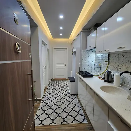 Q 8 Apartment